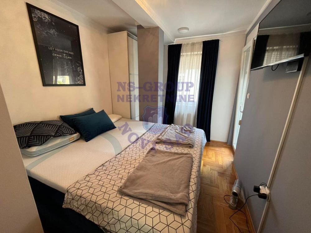 Slika 5 - GRBAVICA  TROSOBAN FANTASTICAN NAMESTEN